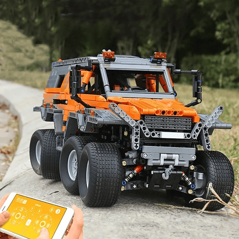 Remote Controlled 8 Wheel Drive Truck 2959pcs