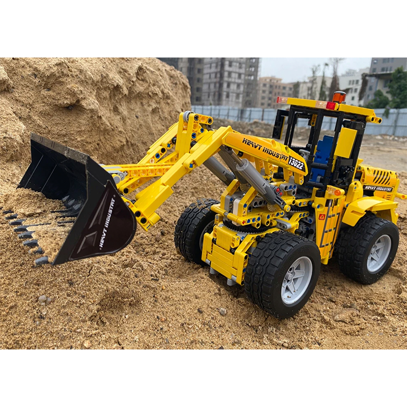 Remote Controlled Loader 1571pcs