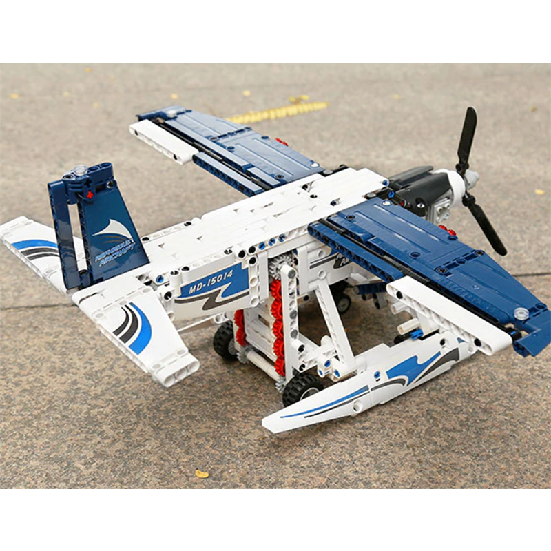 Remote Controlled Amphibious Plane 556pcs