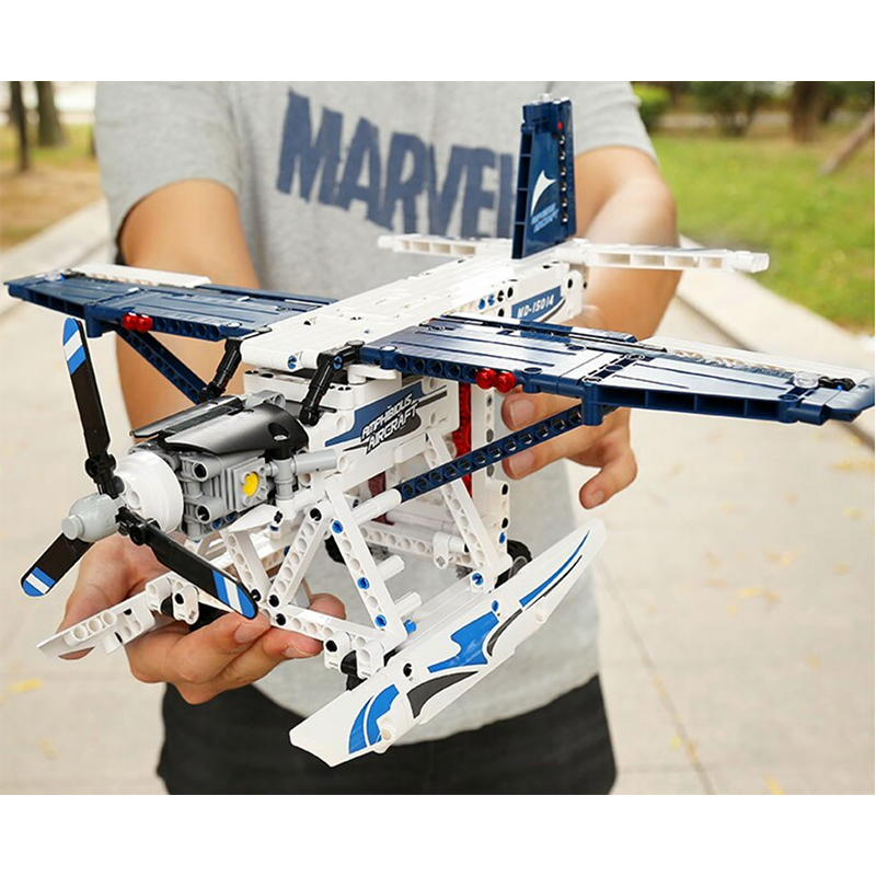 Remote Controlled Amphibious Plane 556pcs