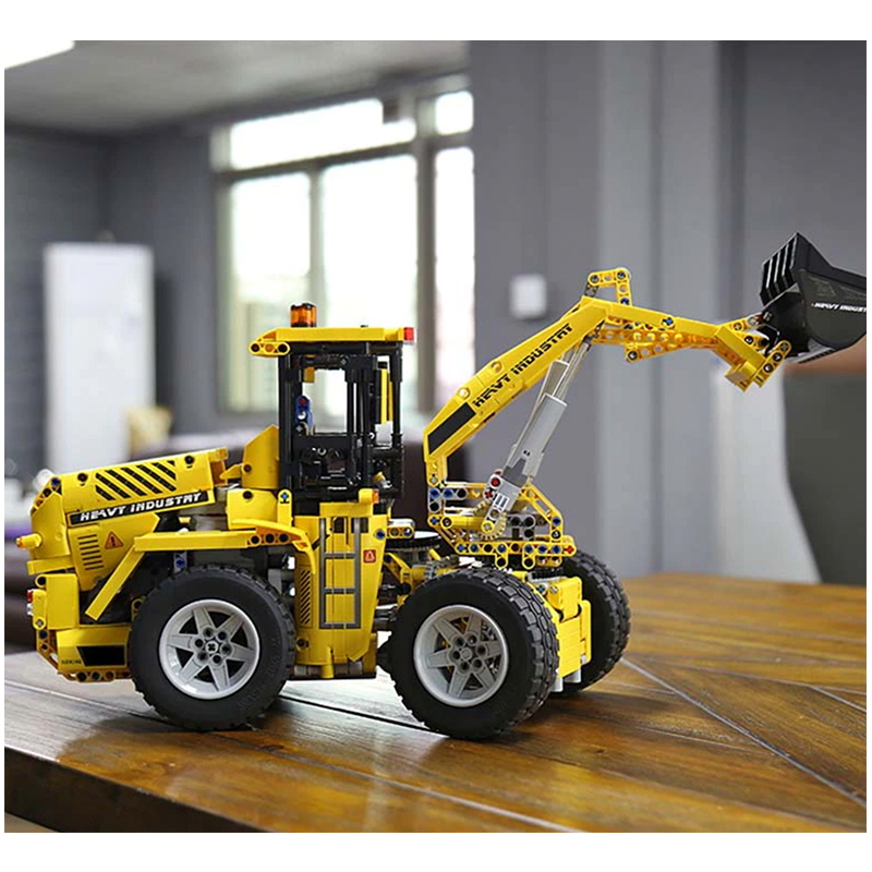 Remote Controlled Loader 1571pcs